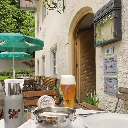 Gasthof Schlosswirt Konukevi Brannenburg